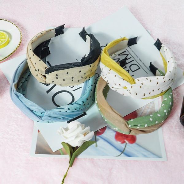 2020 new simple lace mesh splicing hair accessory polka dot wide side contrast color cross hair band
2020 new simple lace mesh splicing hair accessory polka dot wide side contrast color cross hair band