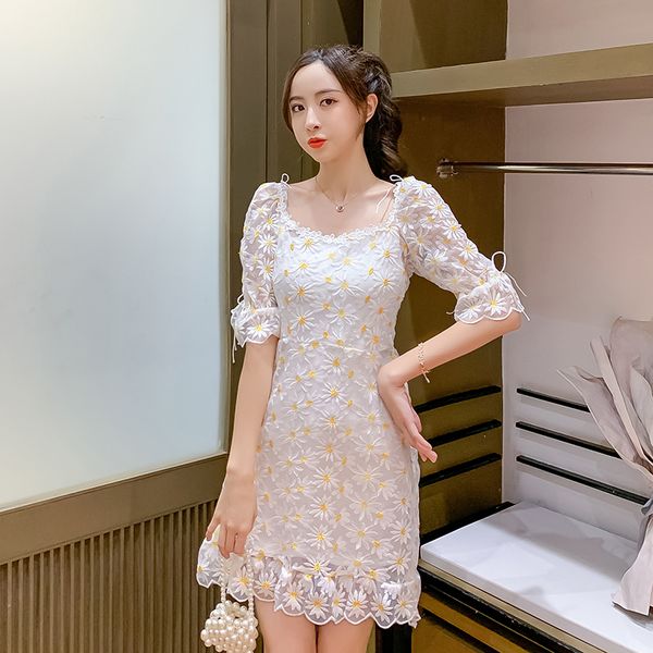 summer women flower embroidery mini dress square collar short sleeve elegant daisy casual dresses party vestidos 2020, Black;gray
summer women flower embroidery mini dress square collar short sleeve elegant daisy casual dresses party vestidos 2020, Black;gray