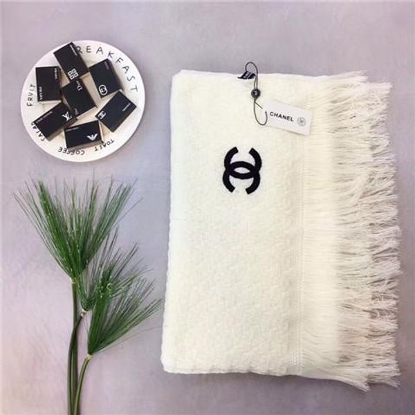 brand silk scarf women 2019 new designer curly long scarf shawl bag label 180x90cm shawl collar oral gift blue, Blue;gray
brand silk scarf women 2019 new designer curly long scarf shawl bag label 180x90cm shawl collar oral gift blue, Blue;gray