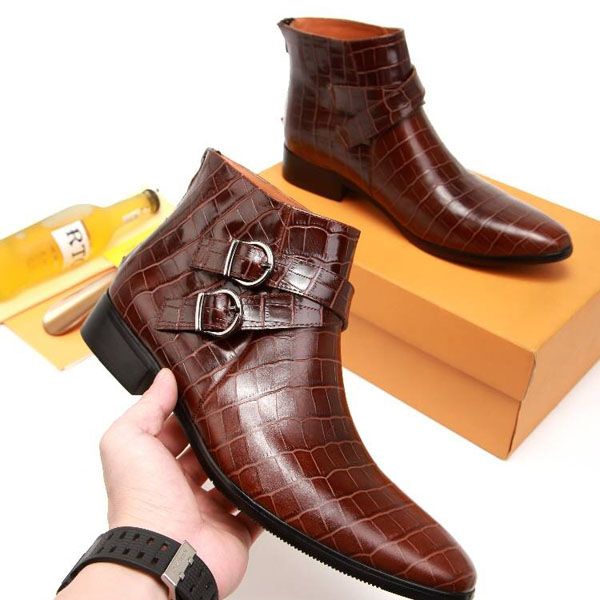 2020 fashion designer men's formal men's dress shoes patent leather black luxury wedding shoes men's flat shoes office large
2020 fashion designer men's formal men's dress shoes patent leather black luxury wedding shoes men's flat shoes office large