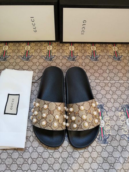 2020 new men's and women's fashion and leisure, sandals, pearl effect and gold studs designer, Black
2020 new men's and women's fashion and leisure, sandals, pearl effect and gold studs designer, Black
