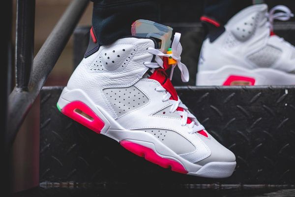 2020 authentic 6 6s hare basketball shoes the bugs bunny-themed black pink designer sports sneakers original box
2020 authentic 6 6s hare basketball shoes the bugs bunny-themed black pink designer sports sneakers original box