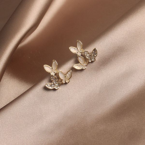 shiny side new accessories shell butterfly stud earrings for women simple style crystal insect earrings, Golden;silver
shiny side new accessories shell butterfly stud earrings for women simple style crystal insect earrings, Golden;silver