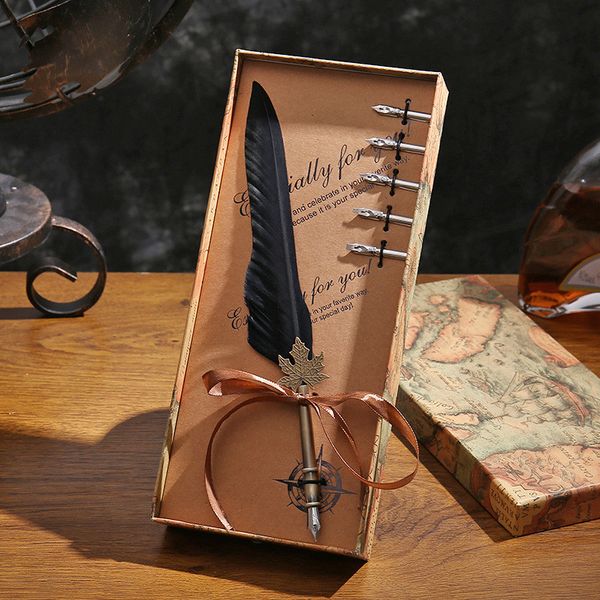 1 компл. перо ручка коробка с 5 перо английская каллиграфия перо dip pen классический фонтан канцелярские подарок свадебный подарок творческ
1 компл. перо ручка коробка с 5 перо английская каллиграфия перо dip pen классический фонтан канцелярские подарок свадебный подарок творческ