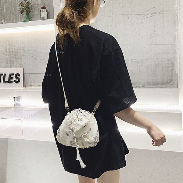 2019 fashion women bag sweet style personalized drawstring shoulder bag creative floral printed tassels shoulder
2019 fashion women bag sweet style personalized drawstring shoulder bag creative floral printed tassels shoulder