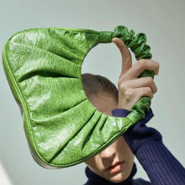 ring handle folded handbag women new fashion korean retro soft simple solid small hobos shoulder bag ladies personality casual
ring handle folded handbag women new fashion korean retro soft simple solid small hobos shoulder bag ladies personality casual