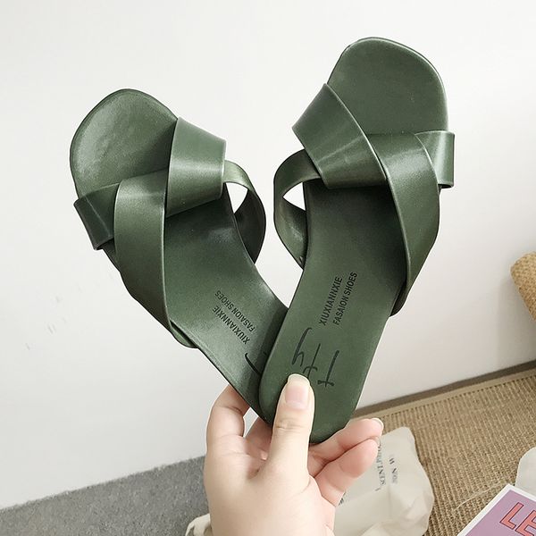 2020 summer new cross slippers flat bottom non-slip word drag soft bottom korean version simple wild wear waterproof plain, Black
2020 summer new cross slippers flat bottom non-slip word drag soft bottom korean version simple wild wear waterproof plain, Black