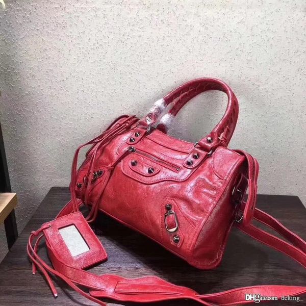classic female handbags motorcycle vintage bag sheepskin genuine leather studs rivet purse women famous designer luxury chain mini city bags
classic female handbags motorcycle vintage bag sheepskin genuine leather studs rivet purse women famous designer luxury chain mini city bags