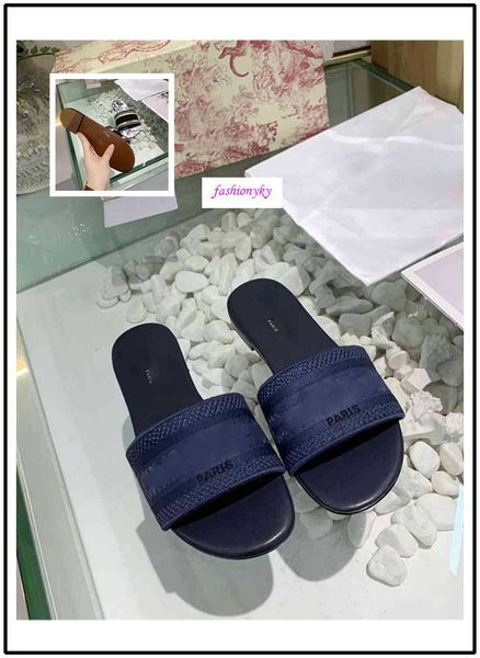 fashion new dazzle flowers slippers summer woman beach alphabet slippers designer embroidery woman shoes, Black
fashion new dazzle flowers slippers summer woman beach alphabet slippers designer embroidery woman shoes, Black