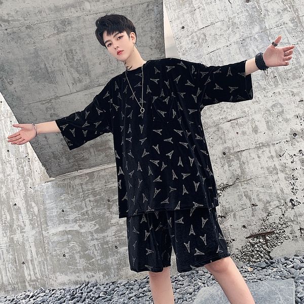 male velvet diamond streetwear hip hop loose casual t-shirt shorts tracksuit men 2 piece sets (tshirt+shorts, Gray
male velvet diamond streetwear hip hop loose casual t-shirt shorts tracksuit men 2 piece sets (tshirt+shorts, Gray