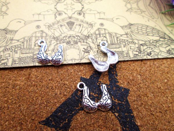 105pcs- bra charms antique tibetan silver 3d bra charm pendants 14x14mm, Bronze;silver
105pcs- bra charms antique tibetan silver 3d bra charm pendants 14x14mm, Bronze;silver