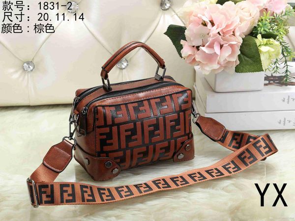 2018 hot new high quality women's bags double color F flip flex double hand chain strands single shoulder skew spanning #1831
2018 hot new high quality women's bags double color F flip flex double hand chain strands single shoulder skew spanning #1831