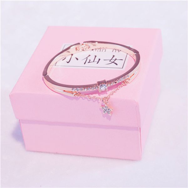 2019 newly fashion simple iady bracelet sliver pentagram special designer wristband diamond alloy dress bracelet drop shipping, Golden;silver
2019 newly fashion simple iady bracelet sliver pentagram special designer wristband diamond alloy dress bracelet drop shipping, Golden;silver