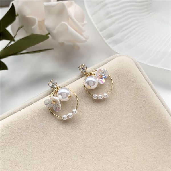 s925 silver needle korean small fresh white flowers pearl temperament simple round senior sense earrings goddess
s925 silver needle korean small fresh white flowers pearl temperament simple round senior sense earrings goddess