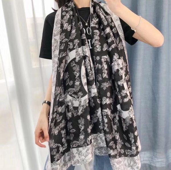 fashion-silk scarves spring summer 2019 in europe and the united states ls color printing big brand silk scarves, Blue;gray
fashion-silk scarves spring summer 2019 in europe and the united states ls color printing big brand silk scarves, Blue;gray