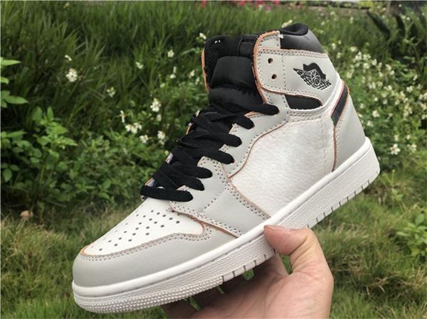 2019 high 1 og defiant sb light bone crimson tint hyper pink black basketball shoes men pink black fashion sport sneakers
2019 high 1 og defiant sb light bone crimson tint hyper pink black basketball shoes men pink black fashion sport sneakers