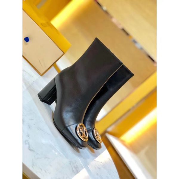 the lastest fashion luxury 19ss boots womens shoes brand half ankle boot lady designerss genuine leather dress boots casual with box, Black
the lastest fashion luxury 19ss boots womens shoes brand half ankle boot lady designerss genuine leather dress boots casual with box, Black