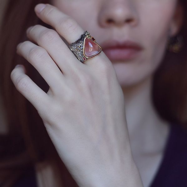 fashion-big triangle pink stone rings for women trendy jewelry black plated pretty jewellery large ring, Golden;silver
fashion-big triangle pink stone rings for women trendy jewelry black plated pretty jewellery large ring, Golden;silver