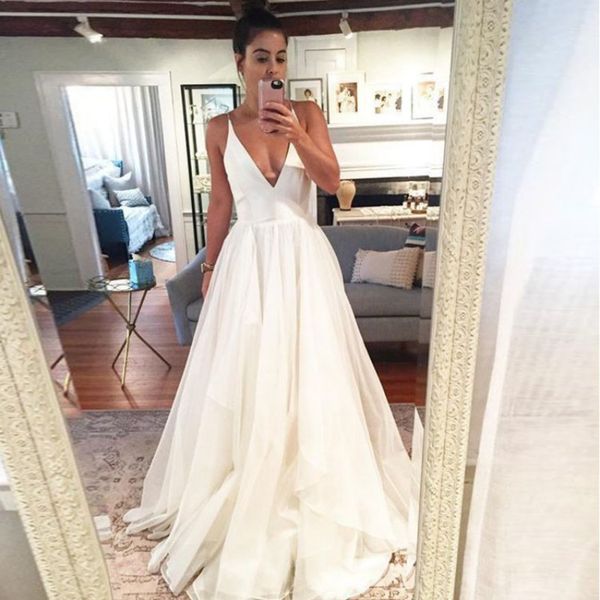 v neck a line prom dresses sleeveless evening gown white backless vestido de formal prom gown, Black
v neck a line prom dresses sleeveless evening gown white backless vestido de formal prom gown, Black