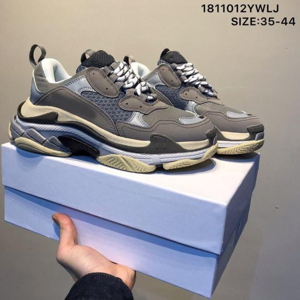 luxury platform triple s designer shoes gym red blue triple black low old dad vintage casual sneakers for mens women xshfbcl
luxury platform triple s designer shoes gym red blue triple black low old dad vintage casual sneakers for mens women xshfbcl