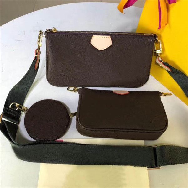 global classic luxury printing 3 in 1 set leather female shoulder bag handbag 68118 size 24cm 13cm 4.5cm
global classic luxury printing 3 in 1 set leather female shoulder bag handbag 68118 size 24cm 13cm 4.5cm