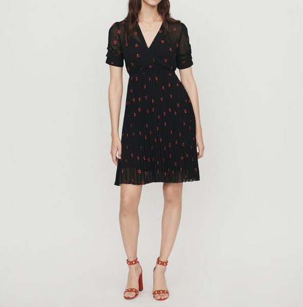 women dress 2019 spring and summer slim short sleeve embroidered love dress, Black;gray
women dress 2019 spring and summer slim short sleeve embroidered love dress, Black;gray