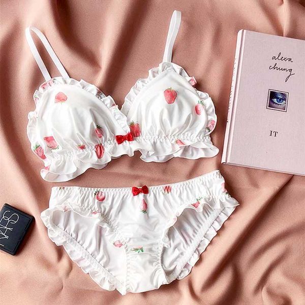 japanese style cotton lingerie comfortable small pad cup bra set frilling printing strawberry underwear bra and panty sets, Red;black
japanese style cotton lingerie comfortable small pad cup bra set frilling printing strawberry underwear bra and panty sets, Red;black