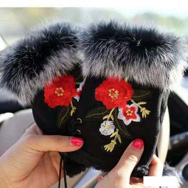 the new fashion gloves star sequined ladies' warm gloves moccasins half finger winter gloves, this gloves is very easy to match clothes, Blue;gray 
the new fashion gloves star sequined ladies' warm gloves moccasins half finger winter gloves, this gloves is very easy to match clothes, Blue;gray
