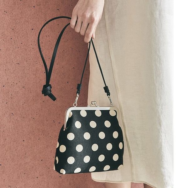 korea women messenger bag small chain bags wave point design clip girls shoulder bag pu leather female phone purse bolsas wallet
korea women messenger bag small chain bags wave point design clip girls shoulder bag pu leather female phone purse bolsas wallet