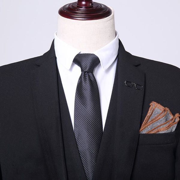dressv 3 pieces black plain pants one button dress suit for wedding party formal jacket pants trousers men suits, Black;gray
dressv 3 pieces black plain pants one button dress suit for wedding party formal jacket pants trousers men suits, Black;gray