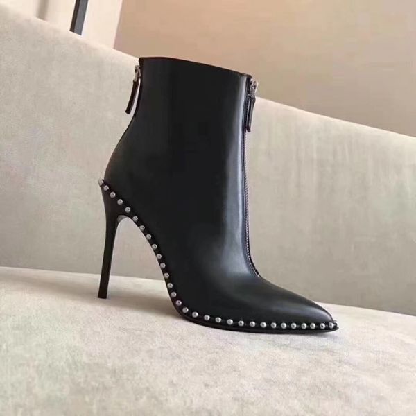 8072fine and short boots with a velvet martin boot, female fashion winter boots with female boots and a new autumn/winter nude boot, Black
8072fine and short boots with a velvet martin boot, female fashion winter boots with female boots and a new autumn/winter nude boot, Black