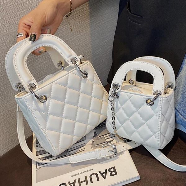 classic diamond pattern tote bag 2020 fashion new high-quality pu leather women's handbag chain shoulder messenger bag
classic diamond pattern tote bag 2020 fashion new high-quality pu leather women's handbag chain shoulder messenger bag