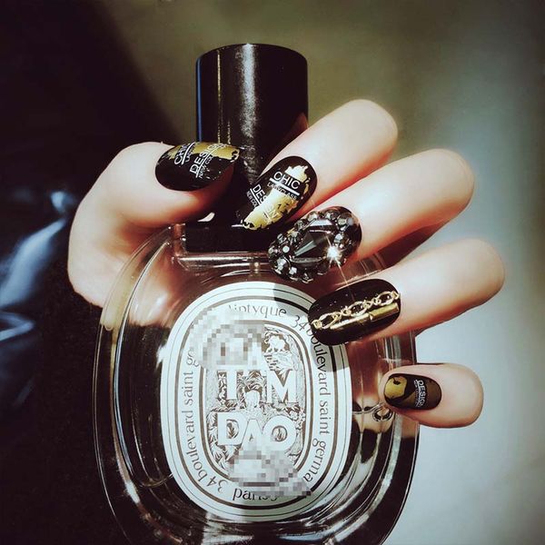 24pcs punk fashion personality metal sequins 3d black crystal design fake nails short round full cover acrylic nails with glue, Red;gold
24pcs punk fashion personality metal sequins 3d black crystal design fake nails short round full cover acrylic nails with glue, Red;gold