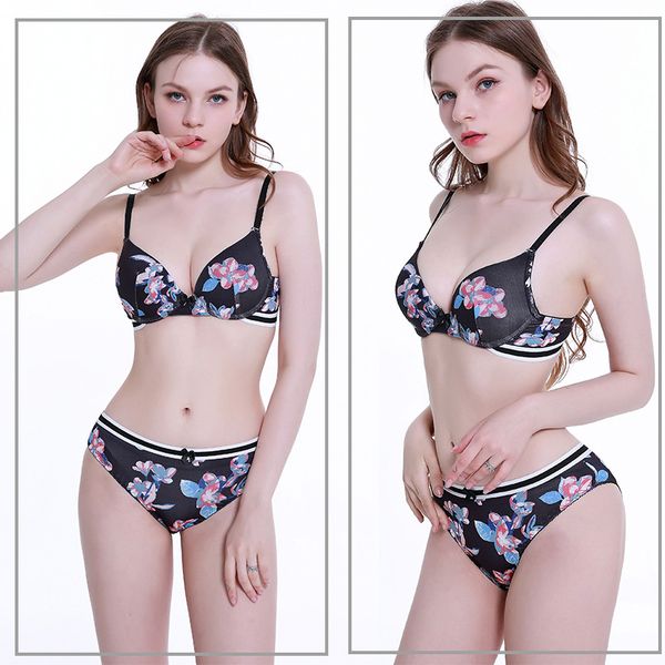 bras sets women's thong underwear set black bra brassiere women lingerie floral printing panties push up deep v gather, Red;black
bras sets women's thong underwear set black bra brassiere women lingerie floral printing panties push up deep v gather, Red;black