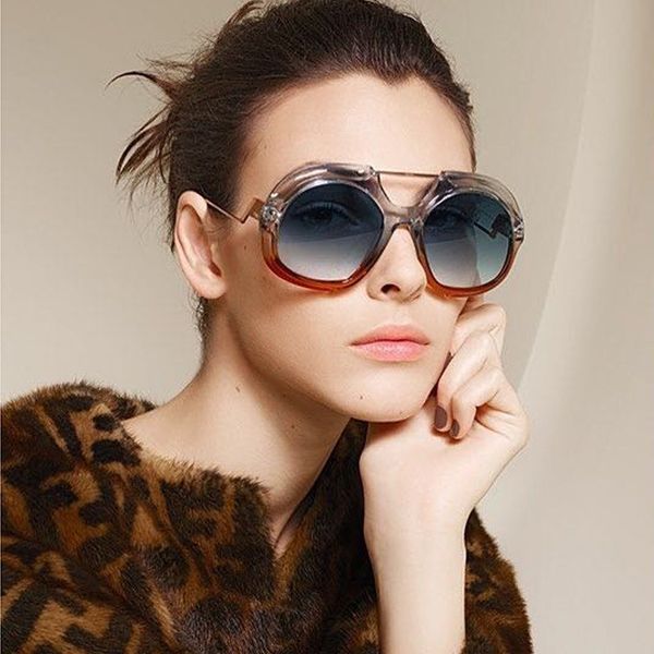 irregular oversized frame ladies sunglasses personality gradient color wild street shooting glasses male s8041, White;black
irregular oversized frame ladies sunglasses personality gradient color wild street shooting glasses male s8041, White;black