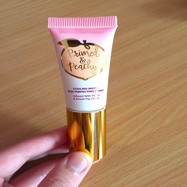 two face liquid matte faced makeup primed & peachy cooling matte perfecting primer silicone-priming moisturizer cream 
two face liquid matte faced makeup primed & peachy cooling matte perfecting primer silicone-priming moisturizer cream