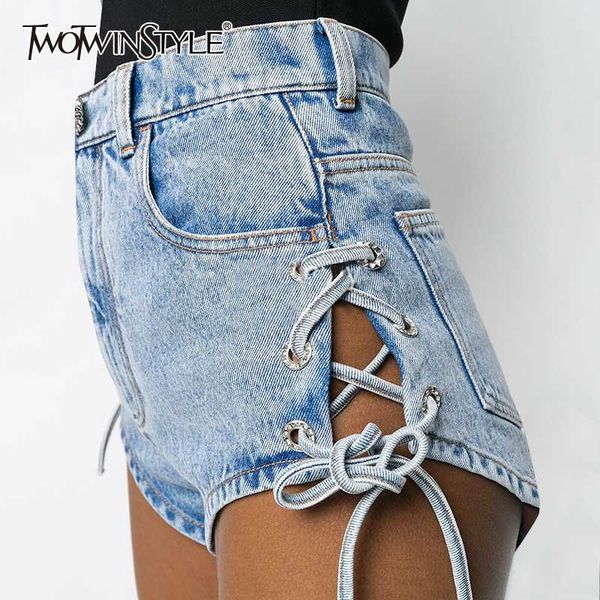 twotwinstyle casual denim women shorts high waist lace up bow hollow out short pants for female clothing fashion 2020 tide, White;black
twotwinstyle casual denim women shorts high waist lace up bow hollow out short pants for female clothing fashion 2020 tide, White;black