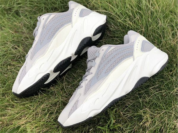 2018 новый аутентичные 700 v2 статическая kanye west человек женщины открытый обувь runner волна сиреневые тройные белые ef2829 спортивные к, Black
2018 новый аутентичные 700 v2 статическая kanye west человек женщины открытый обувь runner волна сиреневые тройные белые ef2829 спортивные к, Black