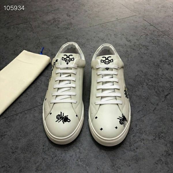 2019 new arrival fashion men embroidery style shoes luxury designer genuine leather casual shoes size: man 38~45, Black
2019 new arrival fashion men embroidery style shoes luxury designer genuine leather casual shoes size: man 38~45, Black
