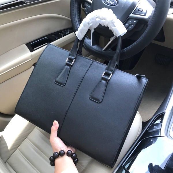 new type p family male large bag, leather handbag, business briefcase, horizontal cowhide male leisure single shoulder slant bag
new type p family male large bag, leather handbag, business briefcase, horizontal cowhide male leisure single shoulder slant bag