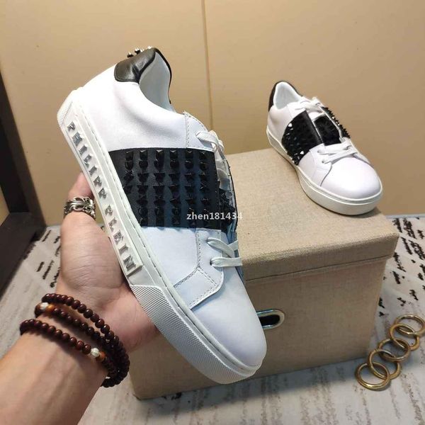 2020 new fashion designer design famous brand shoes chain reaction casual shoes men s fashion area medusa laces, Black;red
2020 new fashion designer design famous brand shoes chain reaction casual shoes men s fashion area medusa laces, Black;red