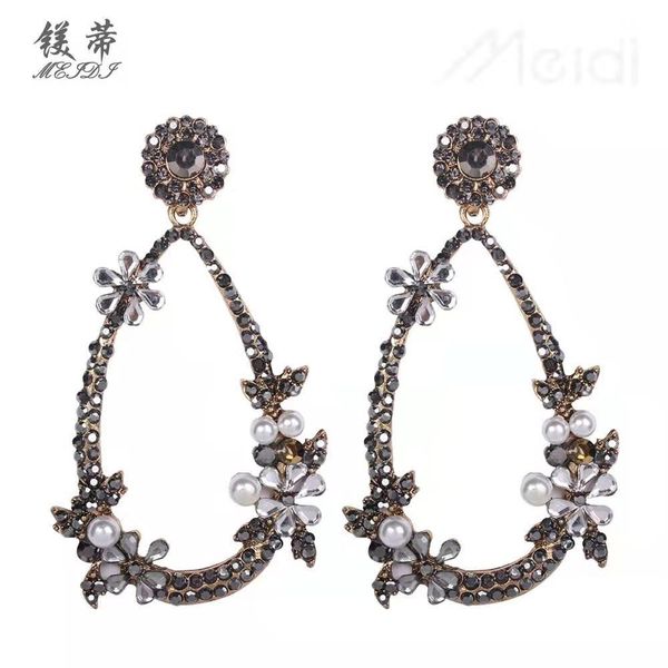 wholesalr drop diamonds pearls dangle earrings for women luxury alloy rhinestones chandelier earrings holiday beach flowers jewelry 2 colors, Silver
wholesalr drop diamonds pearls dangle earrings for women luxury alloy rhinestones chandelier earrings holiday beach flowers jewelry 2 colors, Silver
