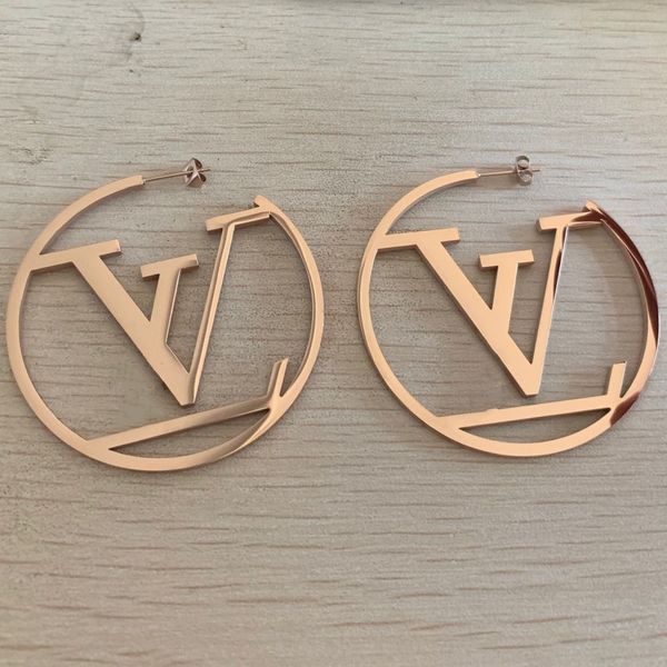 new arrival luxurious hoop earrings 3 colors v letter stainless steel ear studs hip hop jewelry for women party gifts wholesale, Golden;silver
new arrival luxurious hoop earrings 3 colors v letter stainless steel ear studs hip hop jewelry for women party gifts wholesale, Golden;silver
