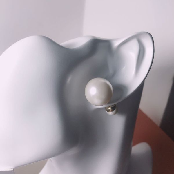vanzs di family 2020 letter pearl earrings temperament female personality earrings charm, Golden
vanzs di family 2020 letter pearl earrings temperament female personality earrings charm, Golden