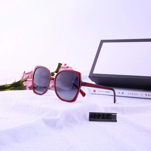 brand designer classic sunscreen sunglasses for men, european and american luxury - selling women's round glasses 2925, White;black 
brand designer classic sunscreen sunglasses for men, european and american luxury - selling women's round glasses 2925, White;black