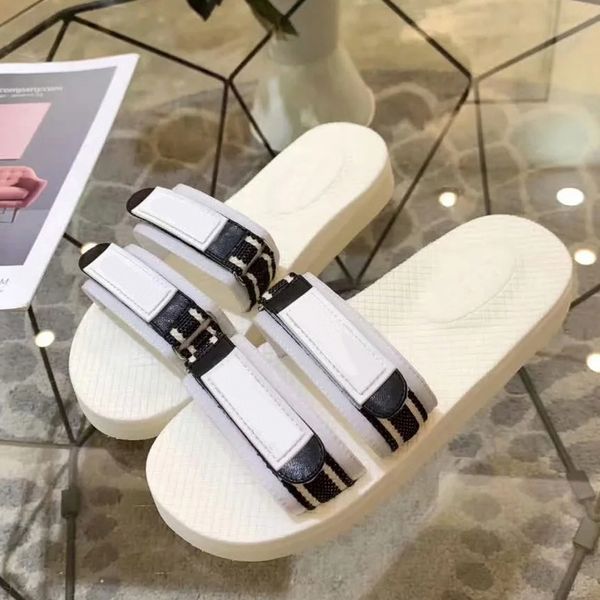 2020 woman slippers slides summer shoes casual slippers solid hollow out women slides slippers size:35-39 with box 01xne1403, Black
2020 woman slippers slides summer shoes casual slippers solid hollow out women slides slippers size:35-39 with box 01xne1403, Black