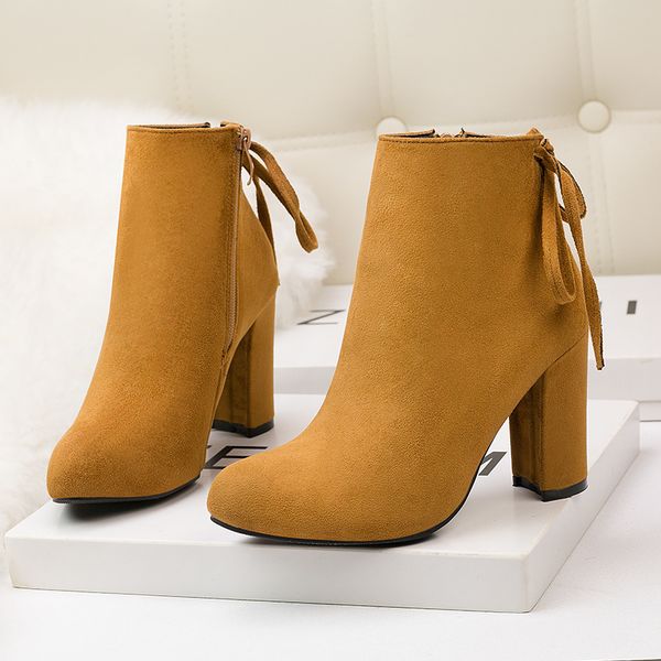european and american short tube women's thick heel suede nightclub show thin star same fringe short shoes
european and american short tube women's thick heel suede nightclub show thin star same fringe short shoes
