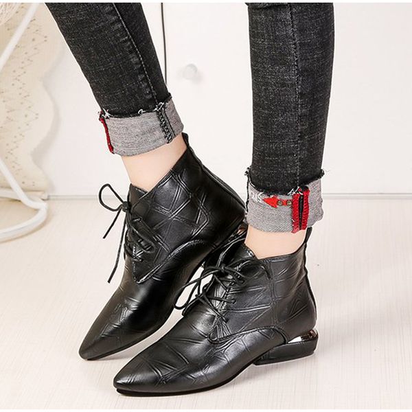 2019 new women pointed toe lace up autumn ankle boots ladies fashion thick low heels female rubber black red casual shoes
2019 new women pointed toe lace up autumn ankle boots ladies fashion thick low heels female rubber black red casual shoes