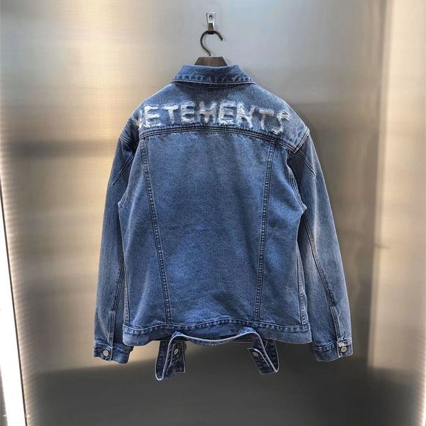 2020 new destroyed vetements denim jacket men women vtm outwear streetwear embroidery vetements jackets blue, Black;brown
2020 new destroyed vetements denim jacket men women vtm outwear streetwear embroidery vetements jackets blue, Black;brown