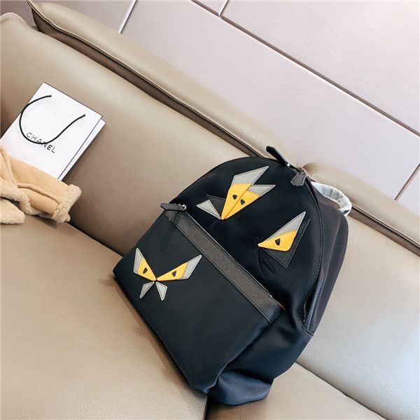20ss luxurious brands design fend monster embroiderd backpack clutch bags fashion shoulder men women travel duffel day packs outdoor bags
20ss luxurious brands design fend monster embroiderd backpack clutch bags fashion shoulder men women travel duffel day packs outdoor bags